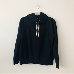 Arirzia Black Hoodie